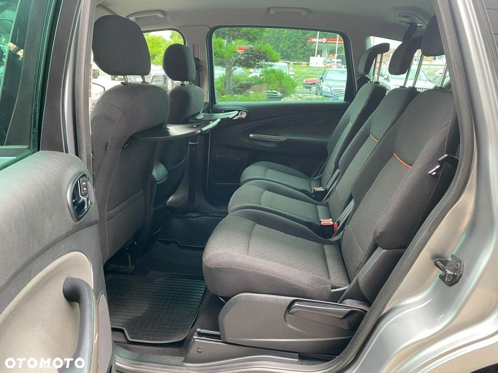 Ford S-Max - 8