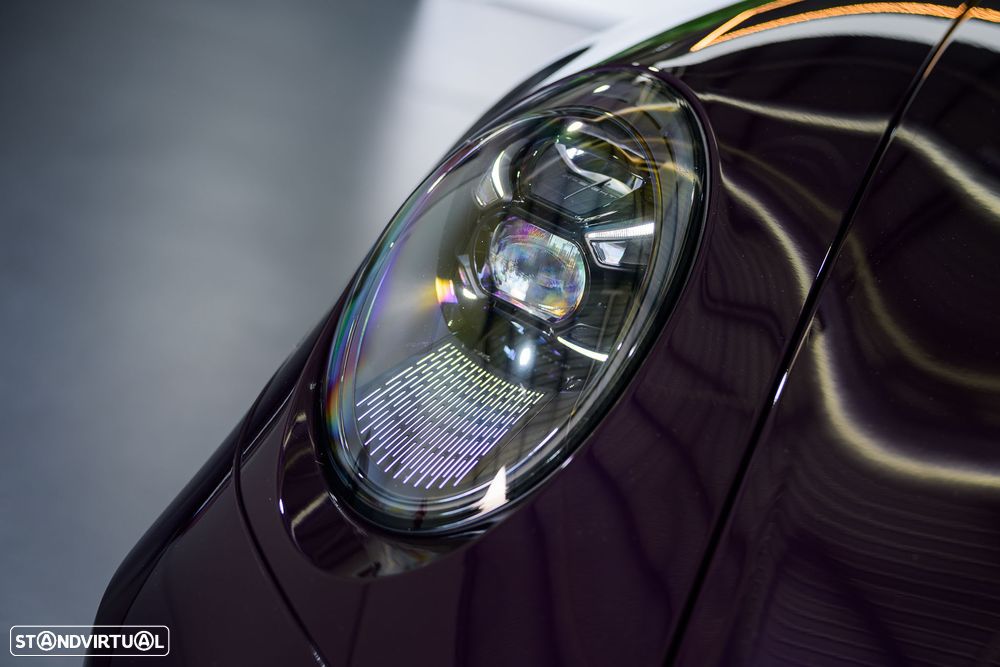 Porsche 911 (992) GT3 Touring Package - 4