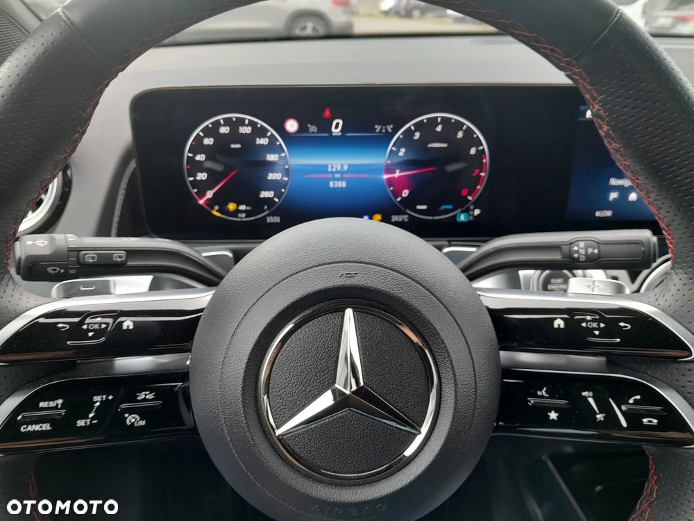 Mercedes-Benz GLB 200 AMG Line 7G-DCT - 12