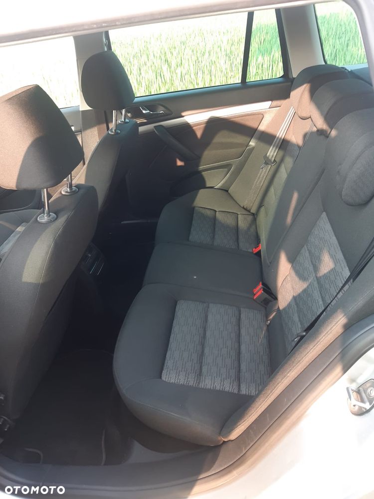 Skoda Octavia 1.6 TDI DPF DSG Elegance - 6