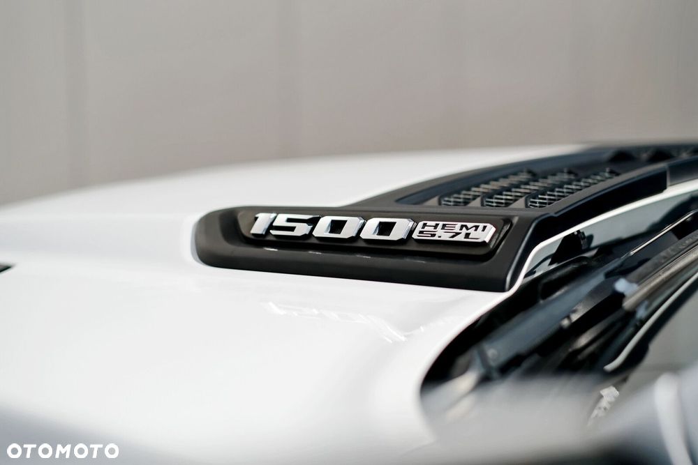 RAM 1500 - 8