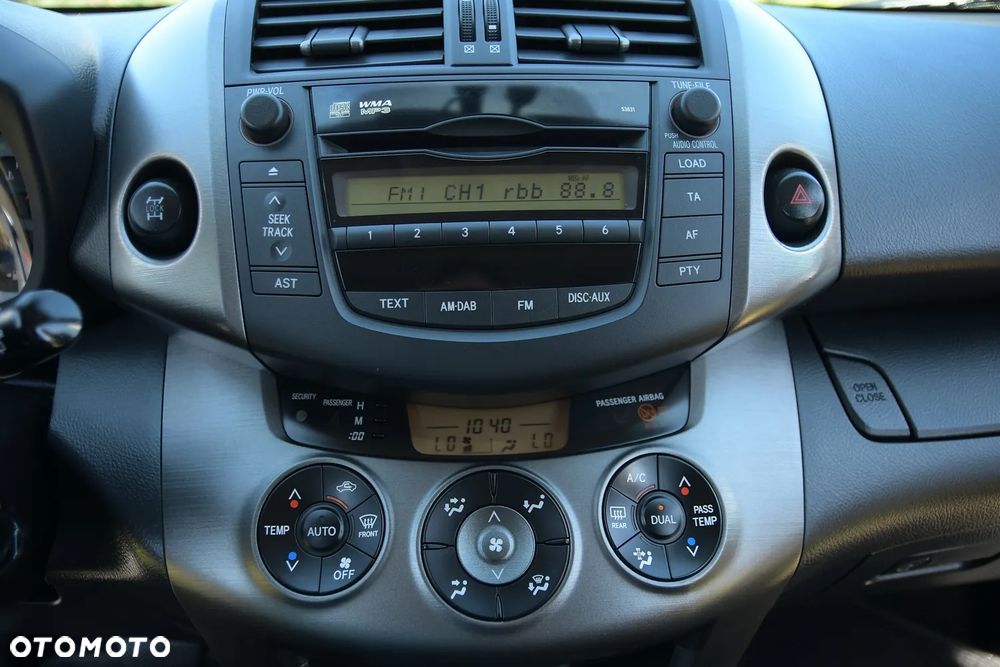 Toyota RAV4 2.0 VVT-i Prestige - 33