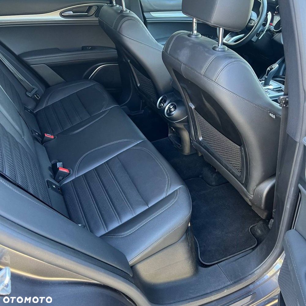 Alfa Romeo Stelvio 2.0 Turbo Veloce Q4 - 10