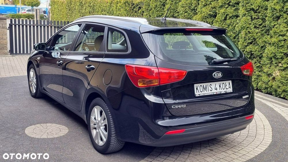 Kia Ceed - 4