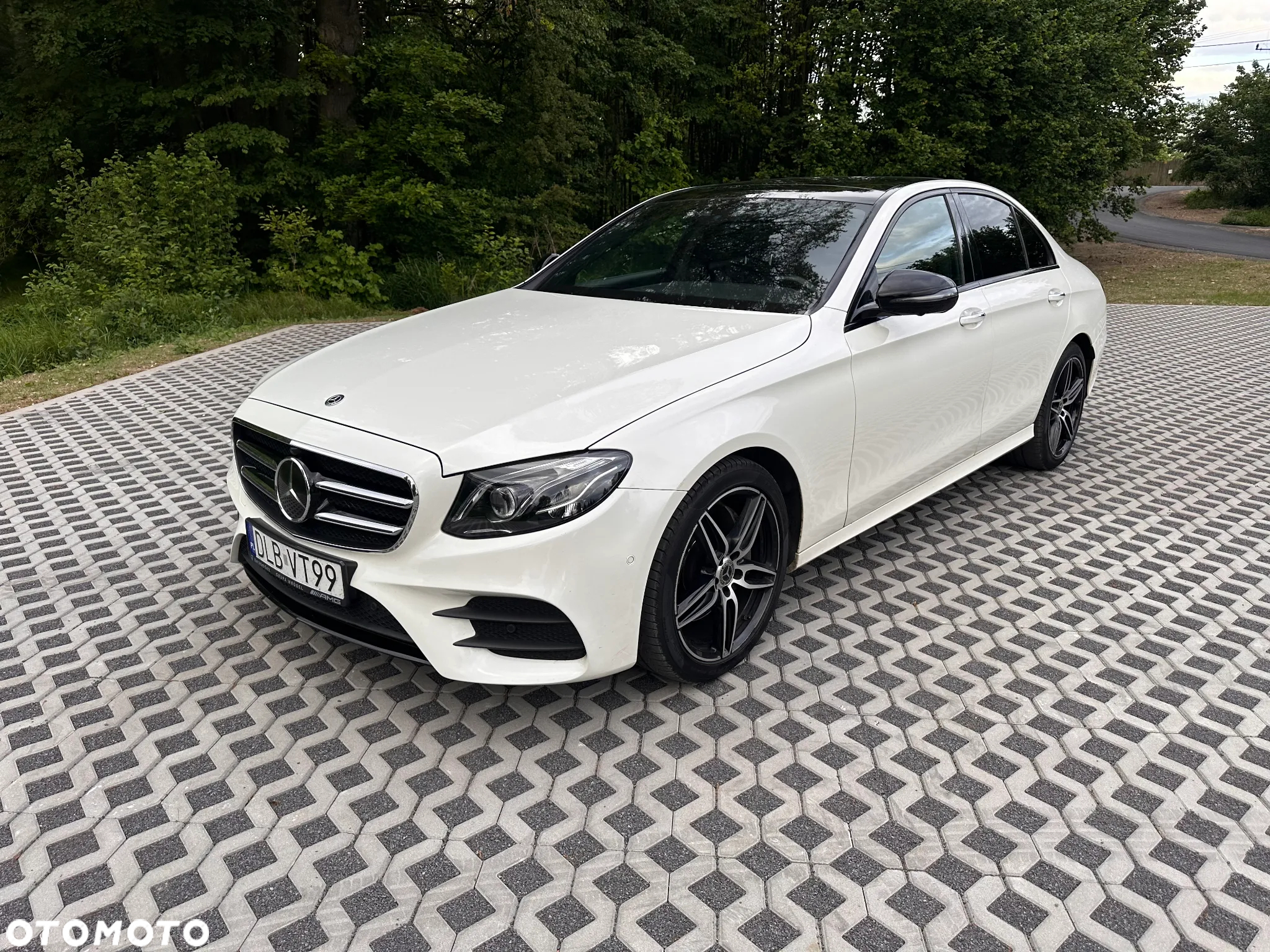 Mercedes-Benz Klasa E 220 d 4-Matic 9G-TRONIC - 2
