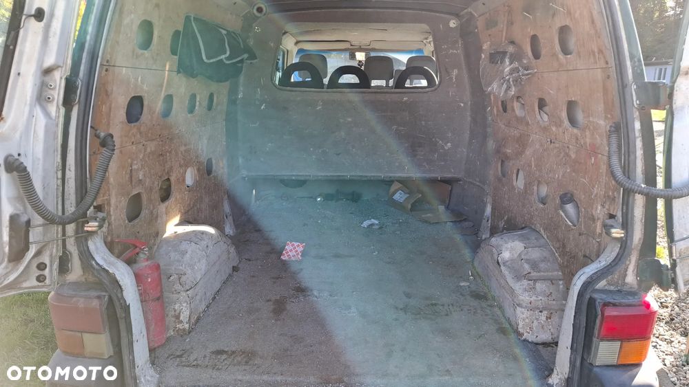 Volkswagen Transporter T4 TDI L - 6