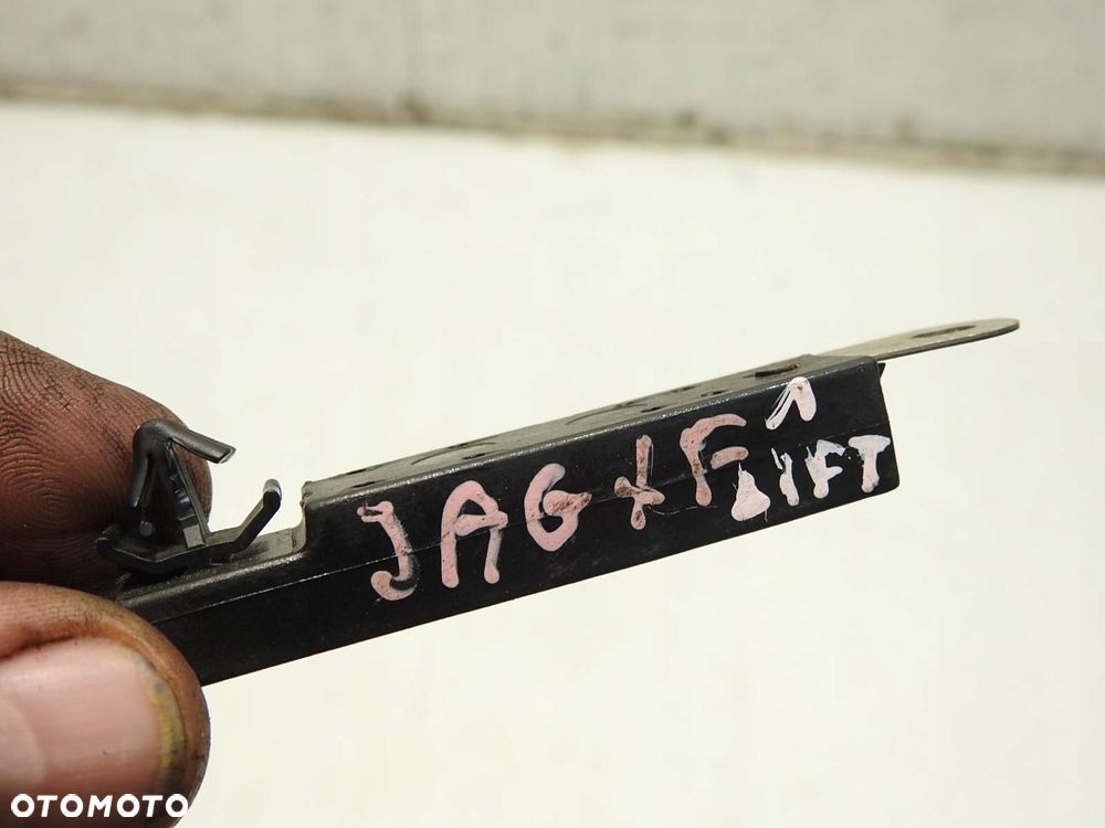 WZMACNIACZ ANTENY JAGUAR XF X250 CX23-18K891-AA - 2