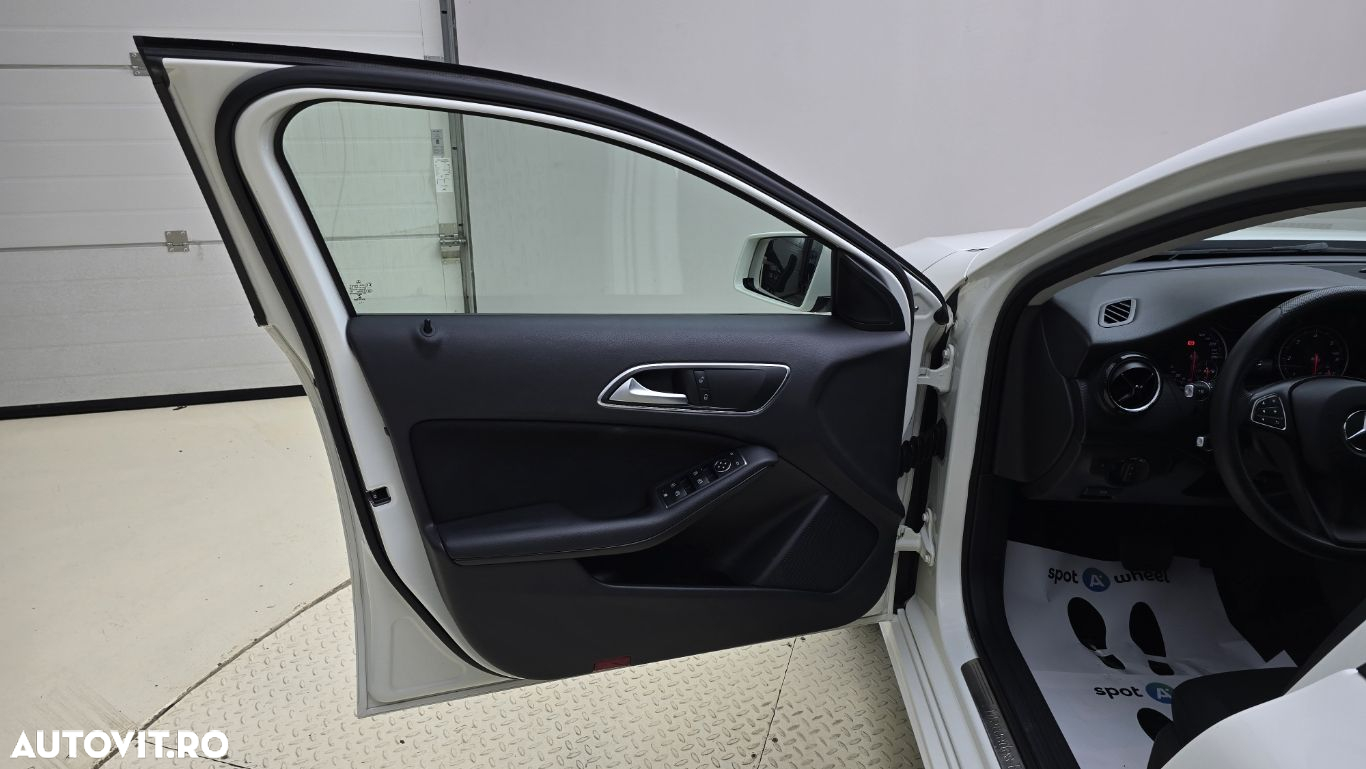 Mercedes-Benz A - 10