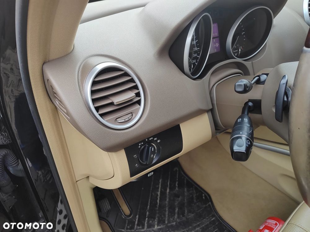 Mercedes-Benz ML - 15