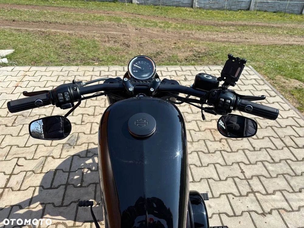 Harley-Davidson Sportster Roadster 1200R - 20
