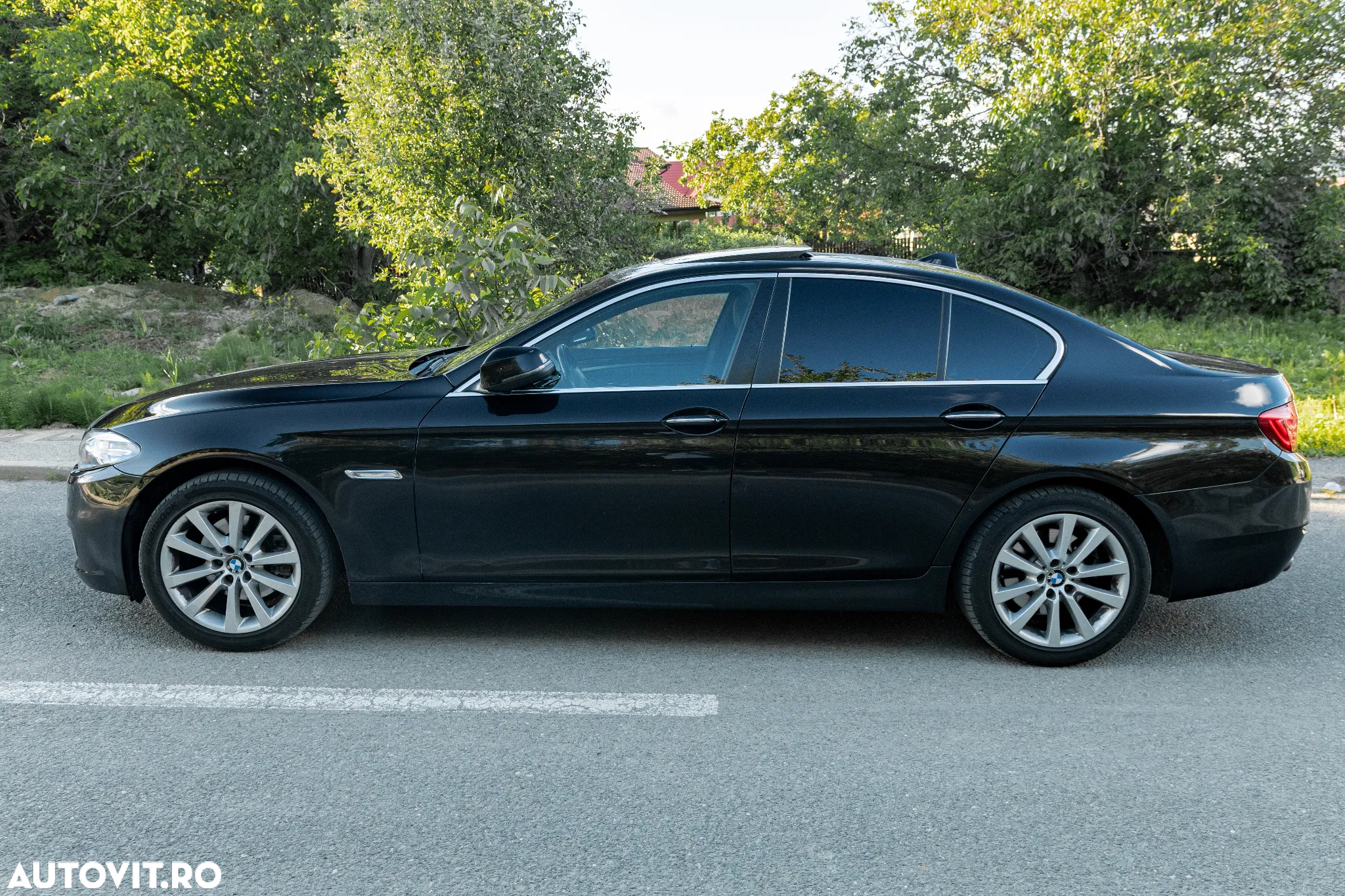 BMW Seria 5 520d xDrive - 5
