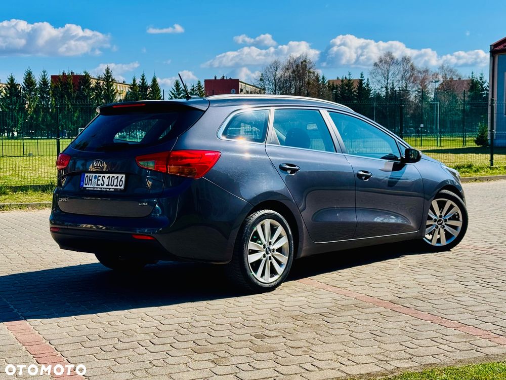 Kia Ceed 1.6 CRDi 128 ISG Platinum Edition - 17