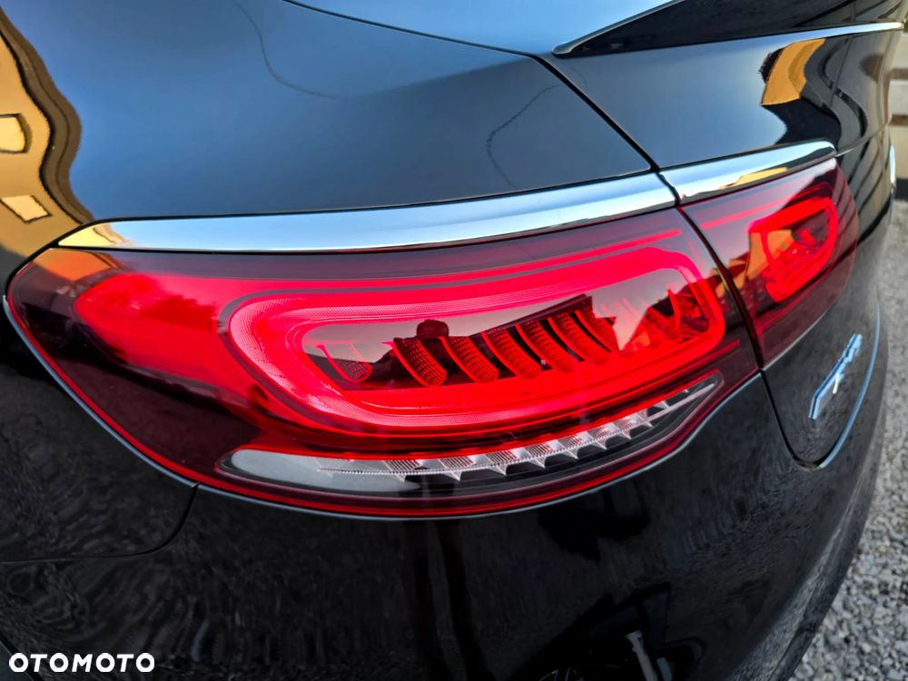 Mercedes-Benz GLC - 32