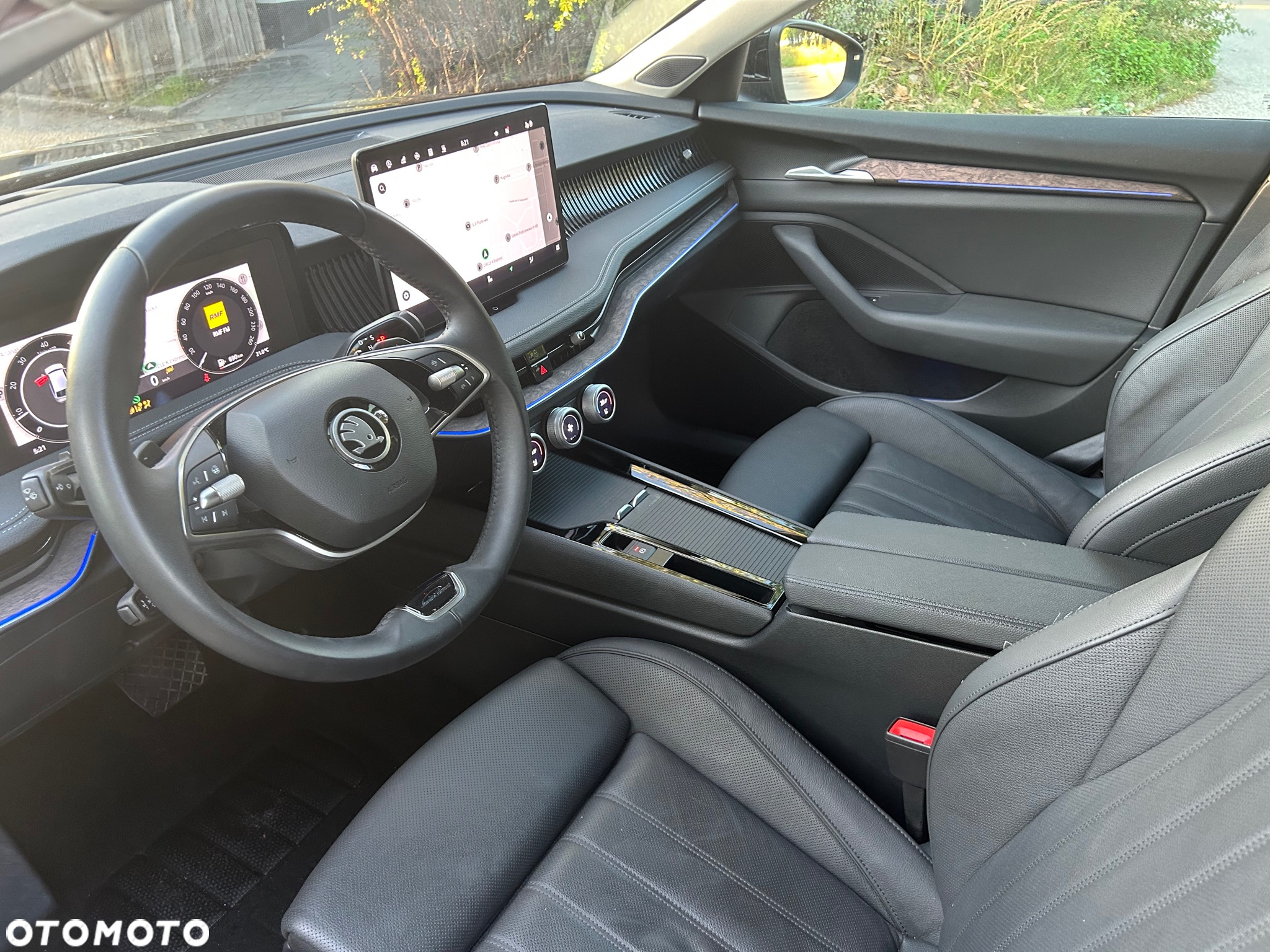 Skoda Superb 2.0 TDI SCR 4x4 L&K DSG - 9