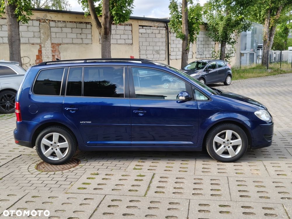 Volkswagen Touran - 3