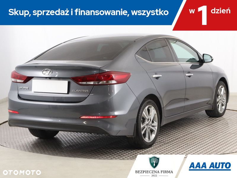 Hyundai Elantra - 6