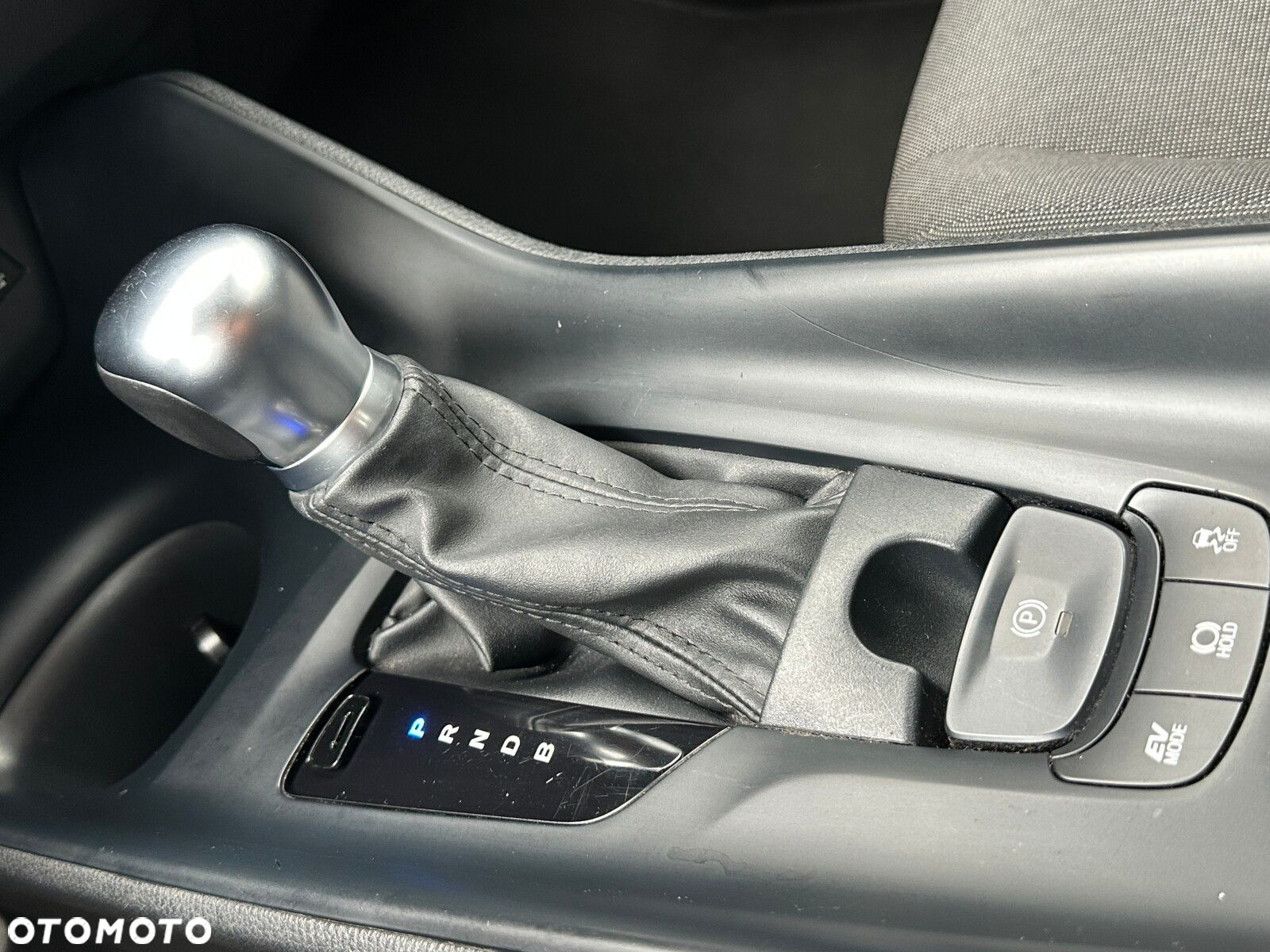 Toyota C-HR - 21