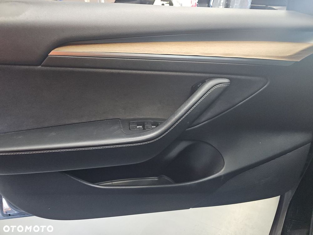 Tesla Model 3 Long Range AWD - 7