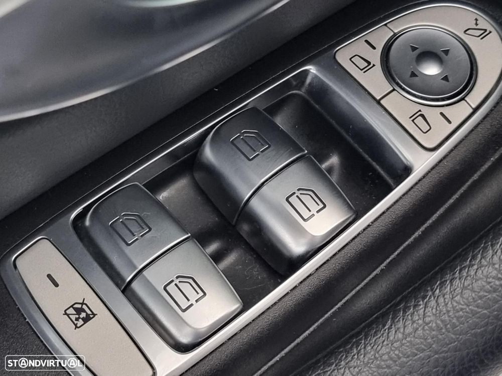 Mercedes-Benz E 300 e Station - 17