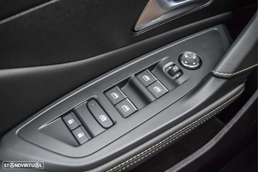 Peugeot 408 1.6 Hybrid GT e-EAT8 - 17