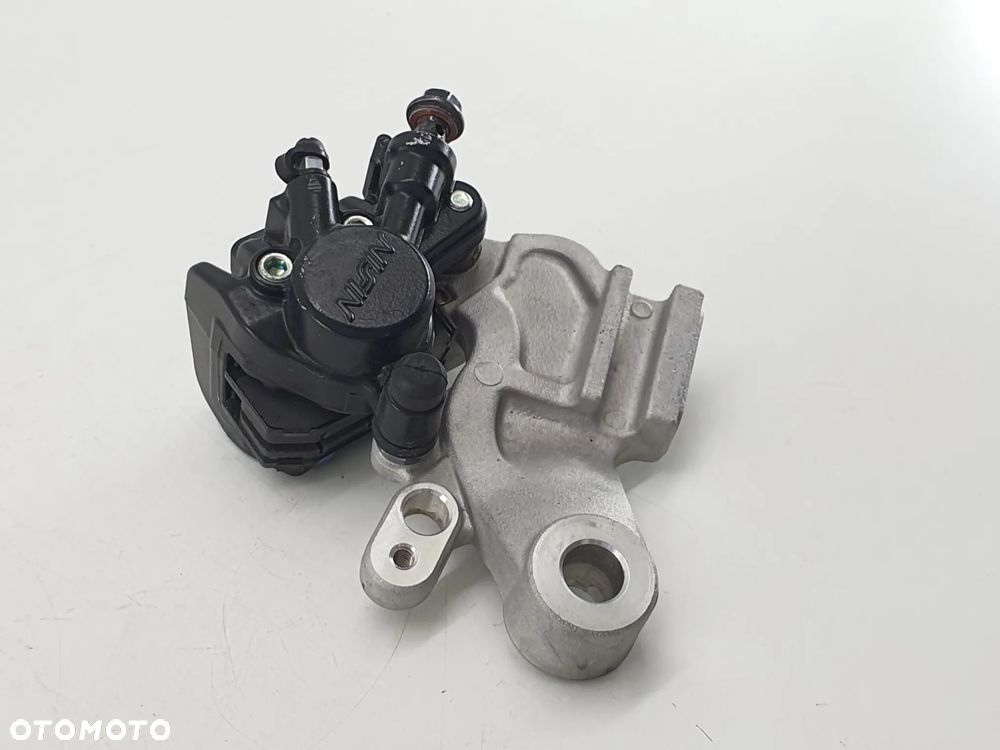 ZACISK HAMULCOWY TYL  YAMAHA XSR 125 - 2