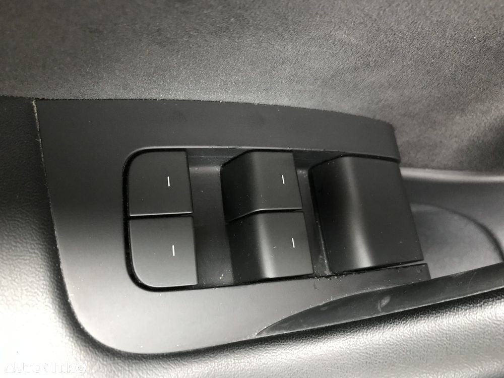 Tesla Model 3 RWD - 24