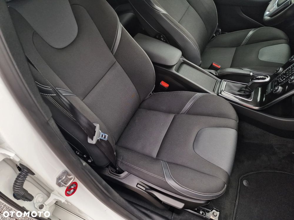 Volvo V40 D4 Geartronic Momentum - 18