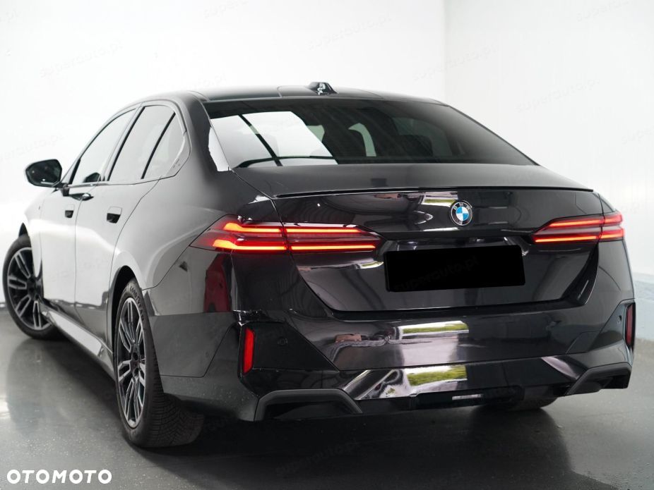 BMW Seria 5 520d xDrive mHEV M Sport - 3