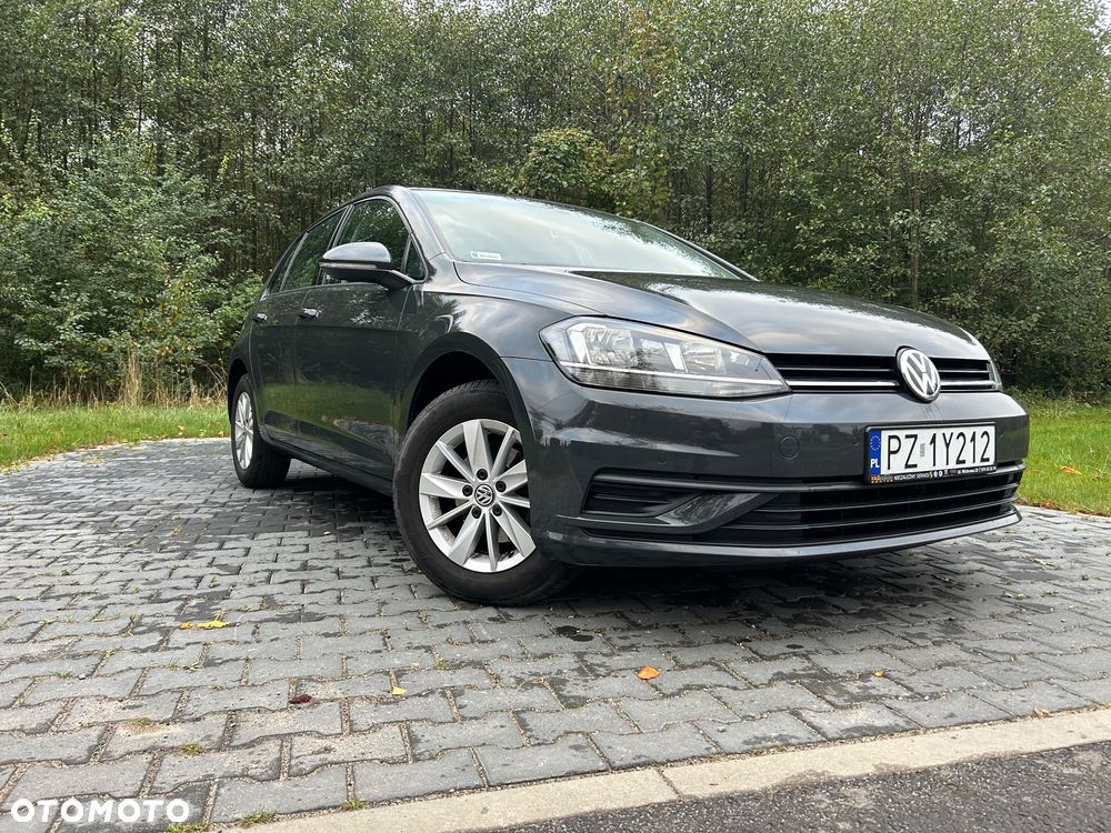 Volkswagen Golf - 1