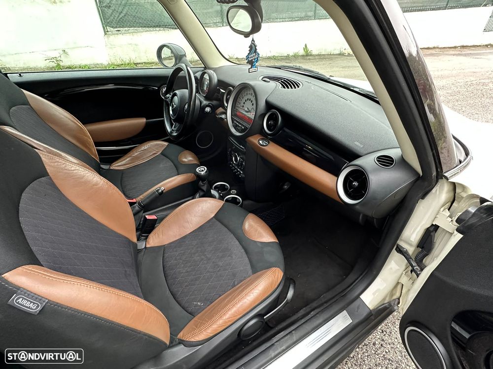 MINI 3 Portas Cooper D - 22