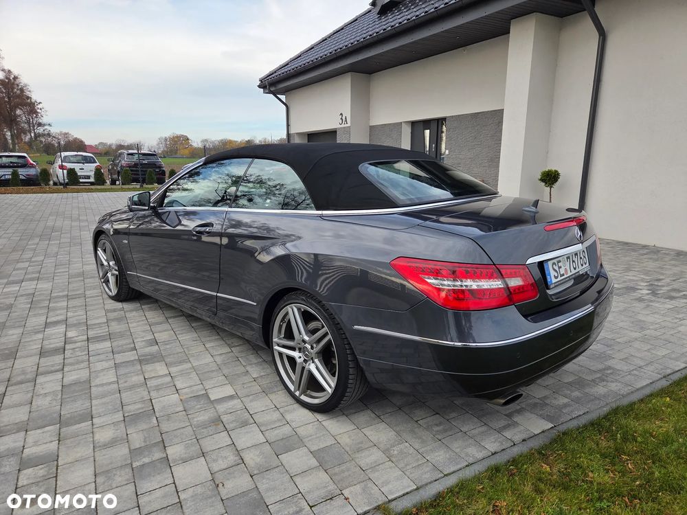 Mercedes-Benz Klasa E ver-e--klasse-cabrio-avantgarde - 12