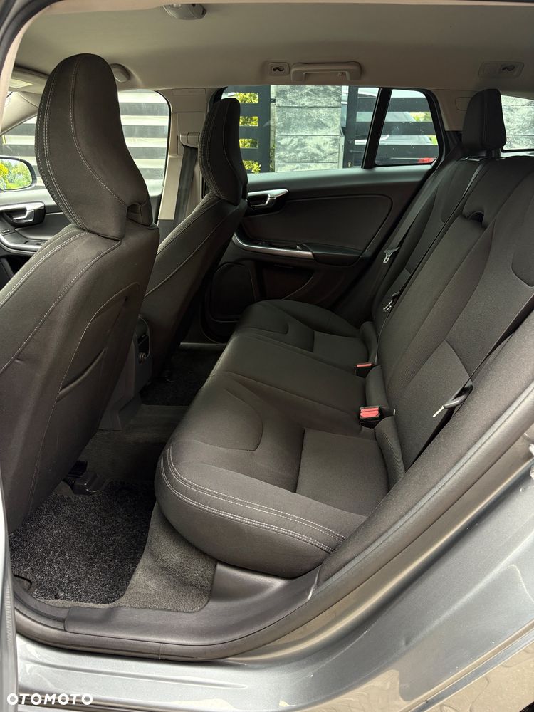 Volvo V60 D2 Drive-E Momentum - 16