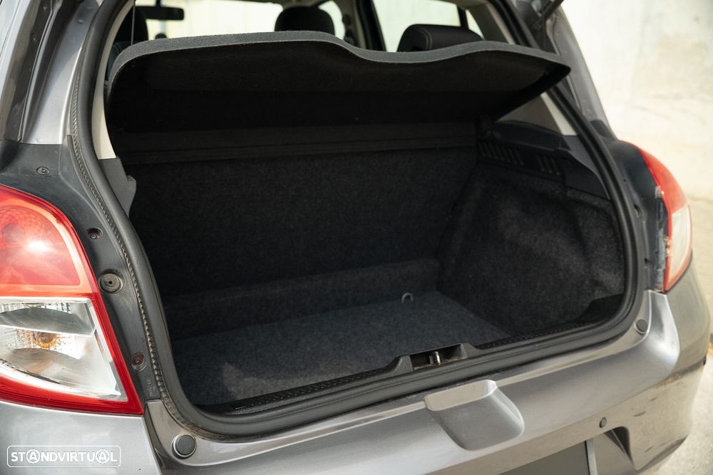 Renault Clio 1.5 dCi Dynamique S - 12