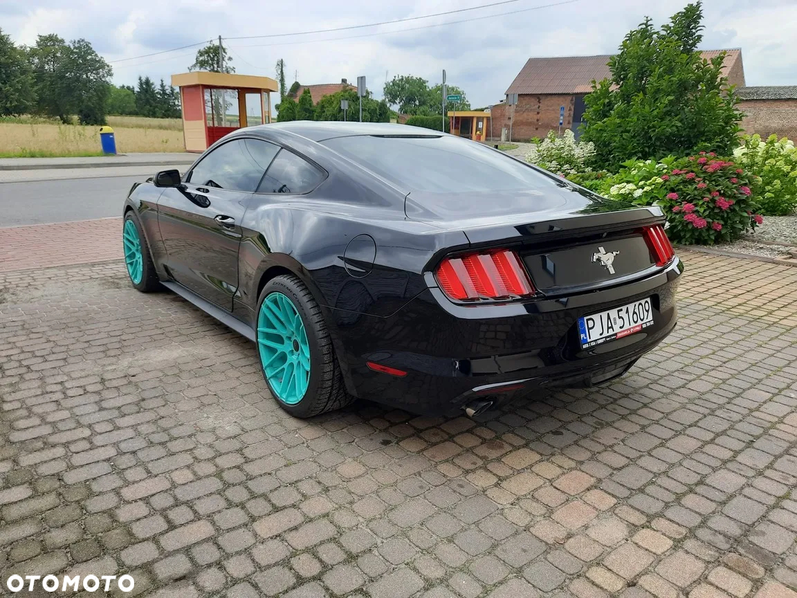 Ford Mustang - 11