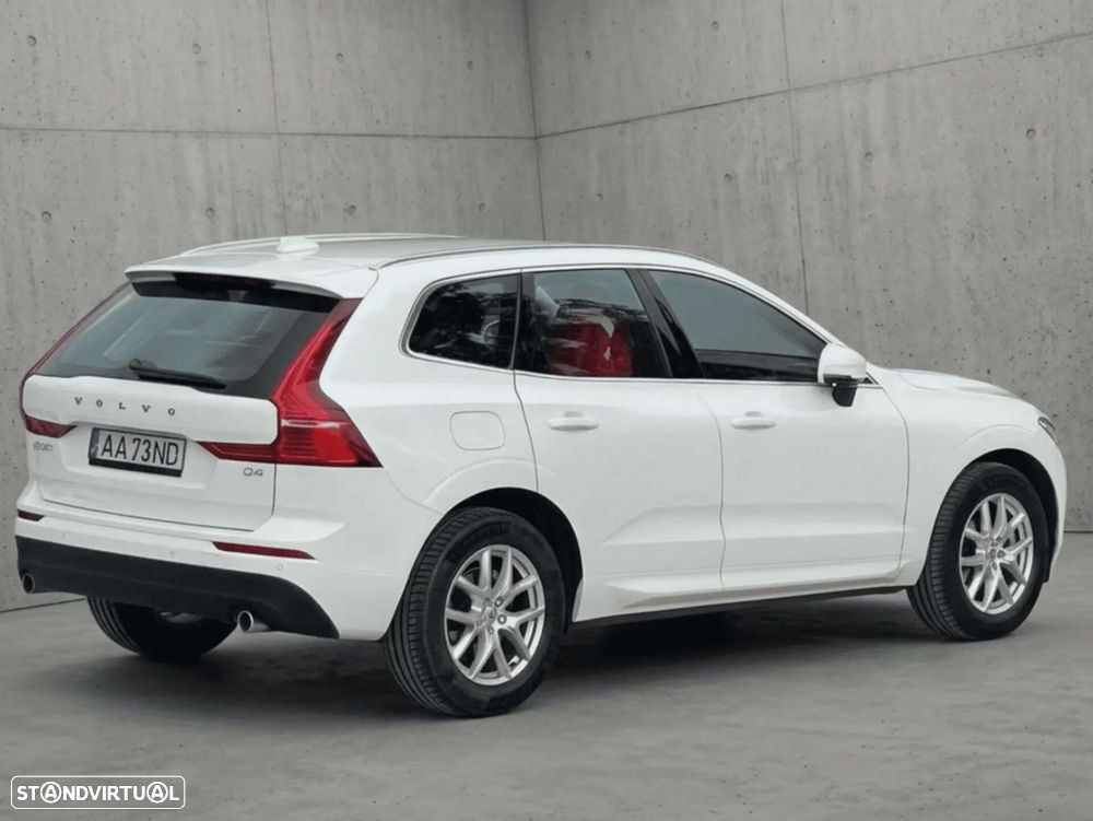 Volvo XC 60 2.0 D4 Momentum Geartronic - 4