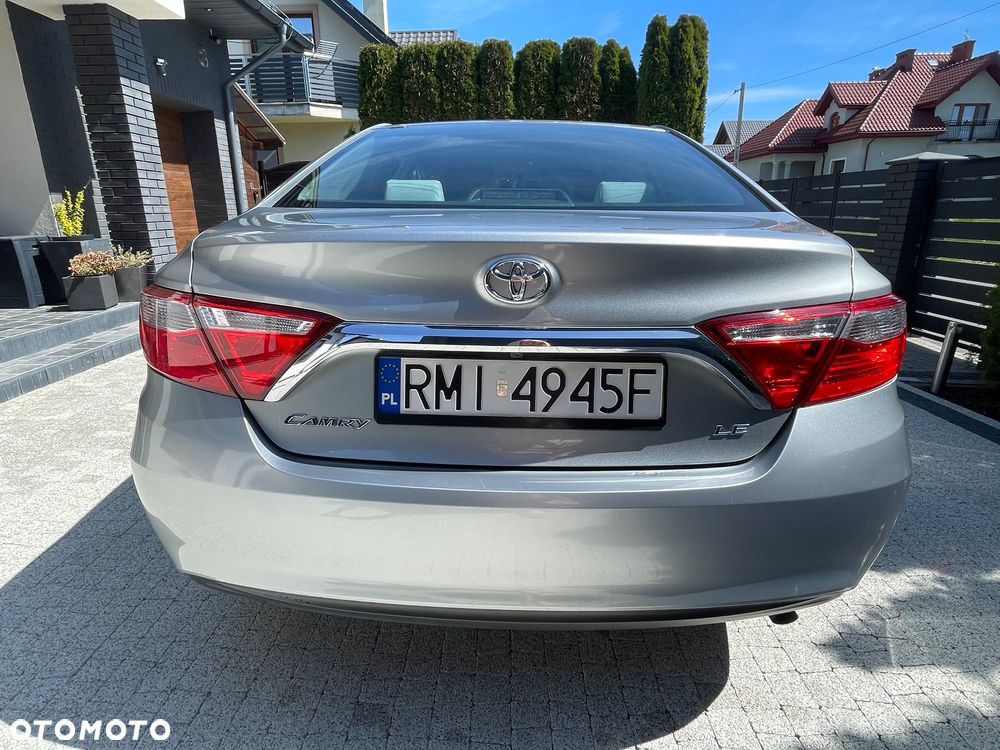 Toyota Camry - 7