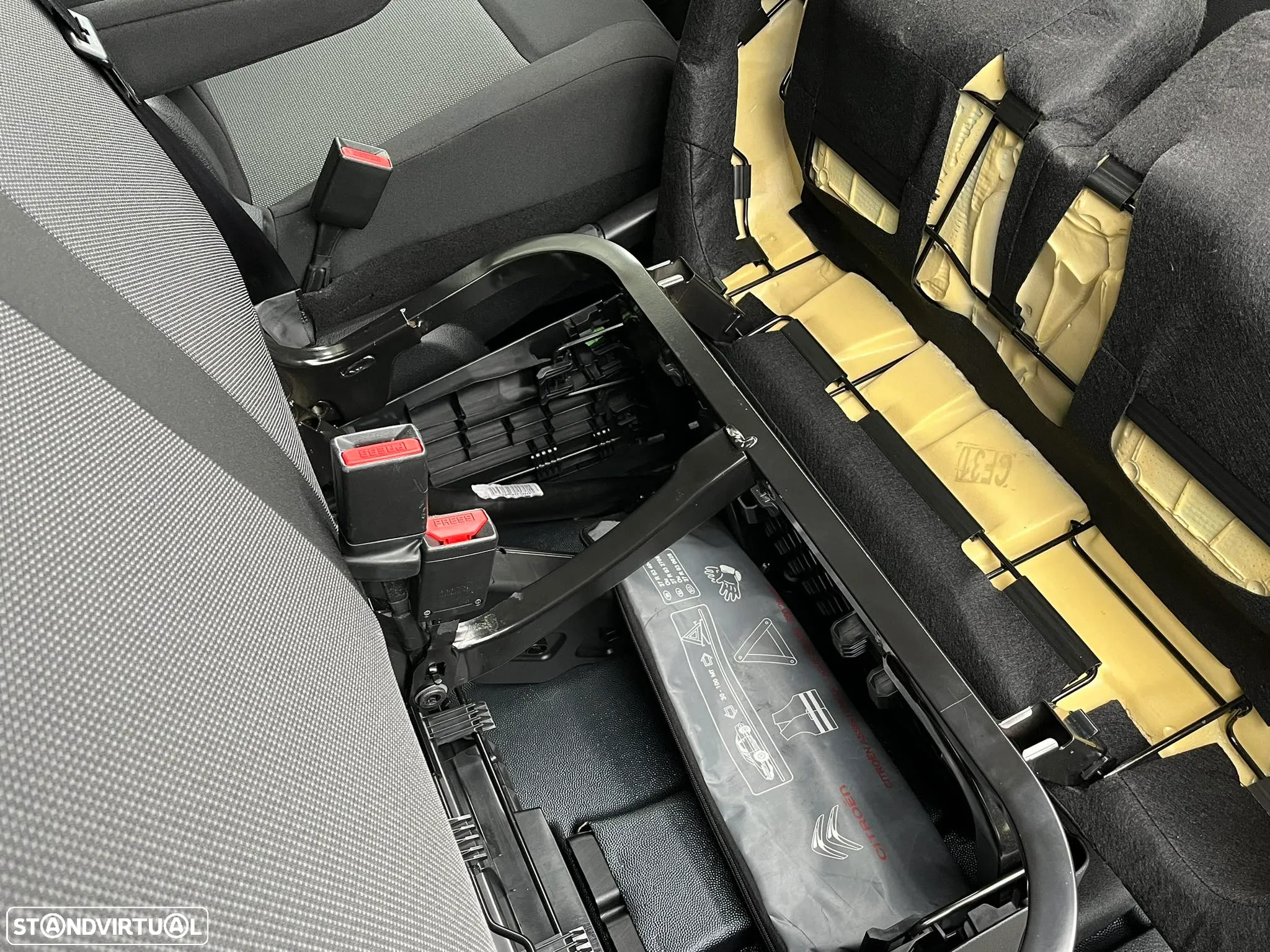Citroën Spacetourer 1.6 BlueHDi M Feel ETG6 - 39