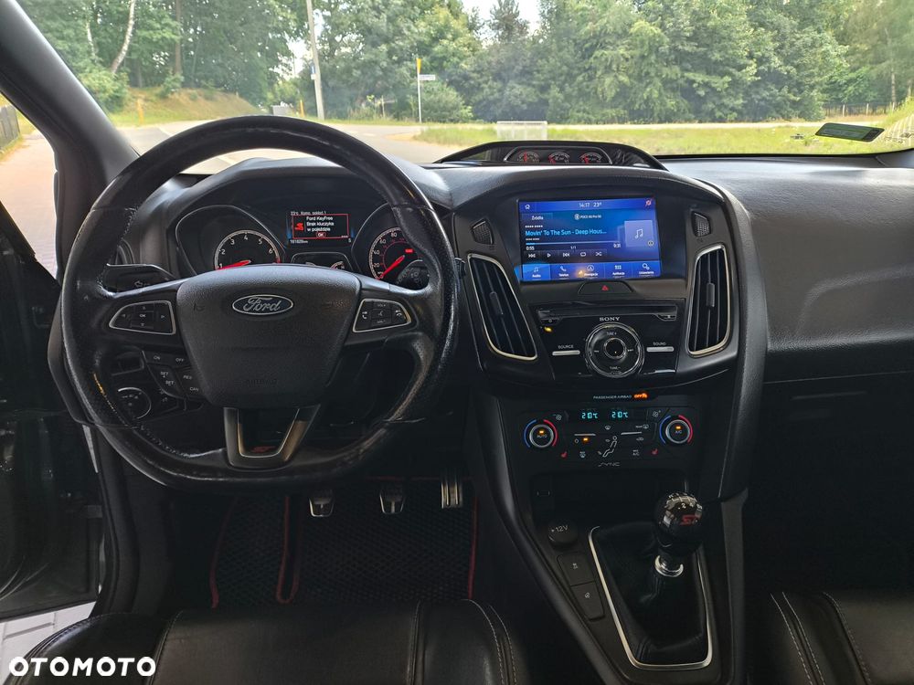 Ford Focus 2.0 EcoBoost ST-2 - 16