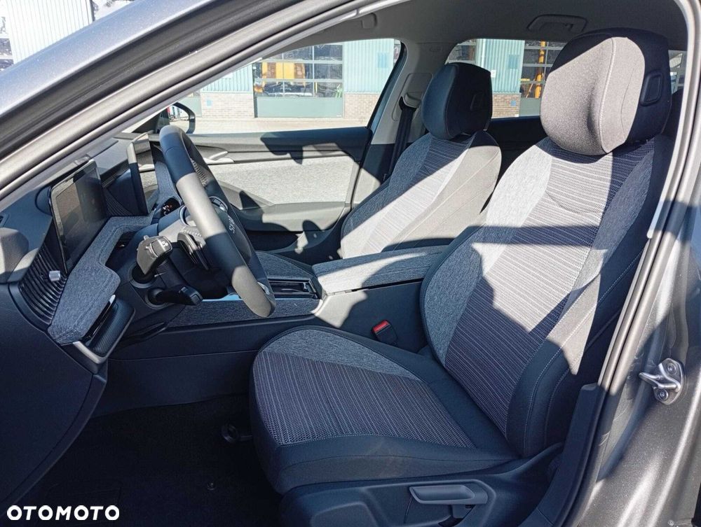 Skoda Superb 2.0 TDI SCR Edition 130 DSG - 12