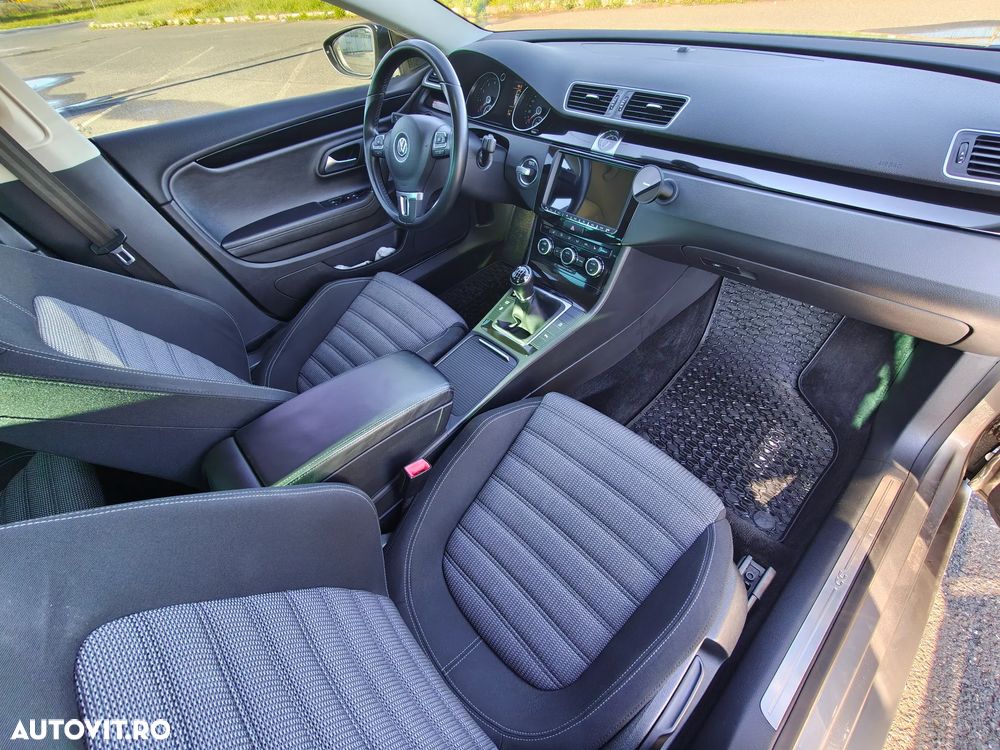 Volkswagen Passat CC - 11