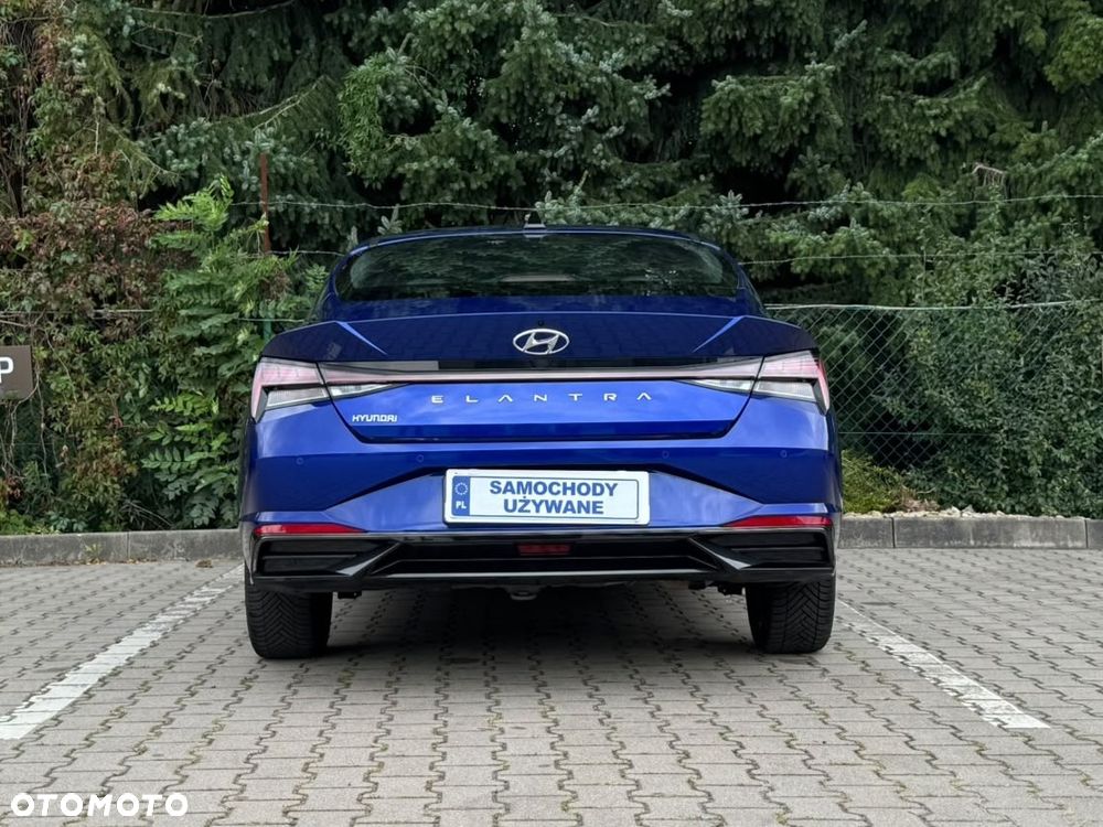 Hyundai Elantra 1.6 Executive CVT - 30