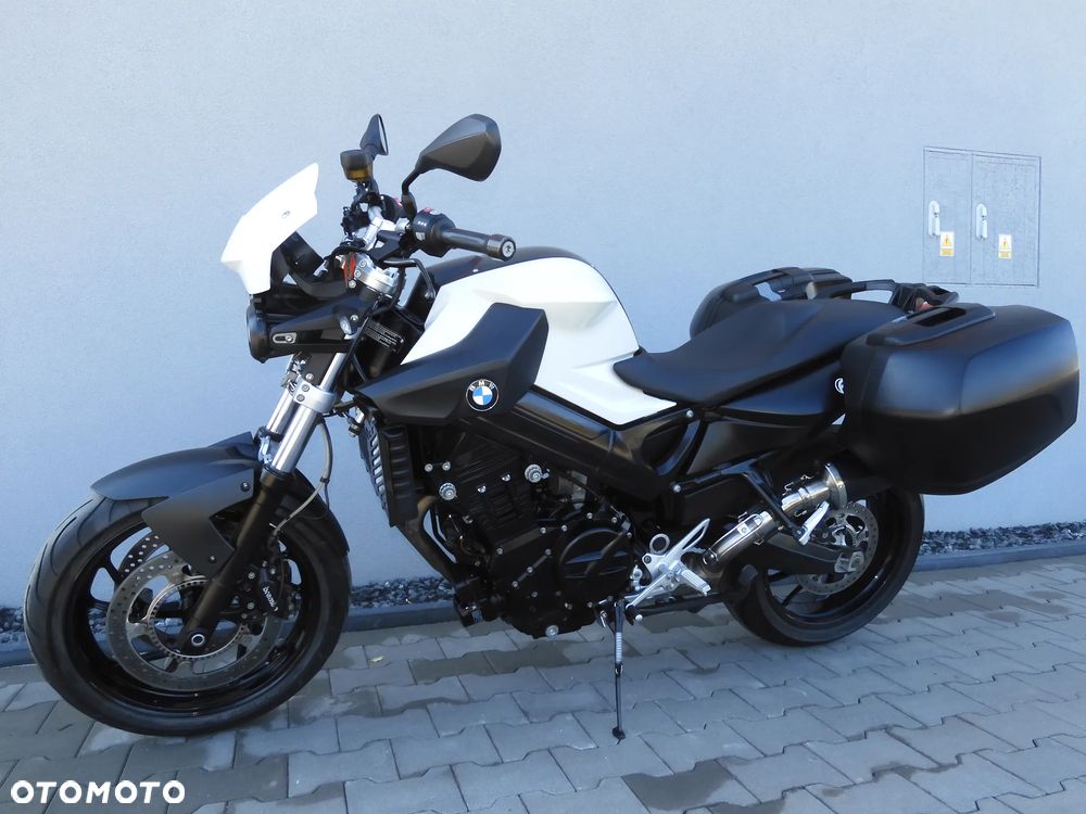 BMW F - 19