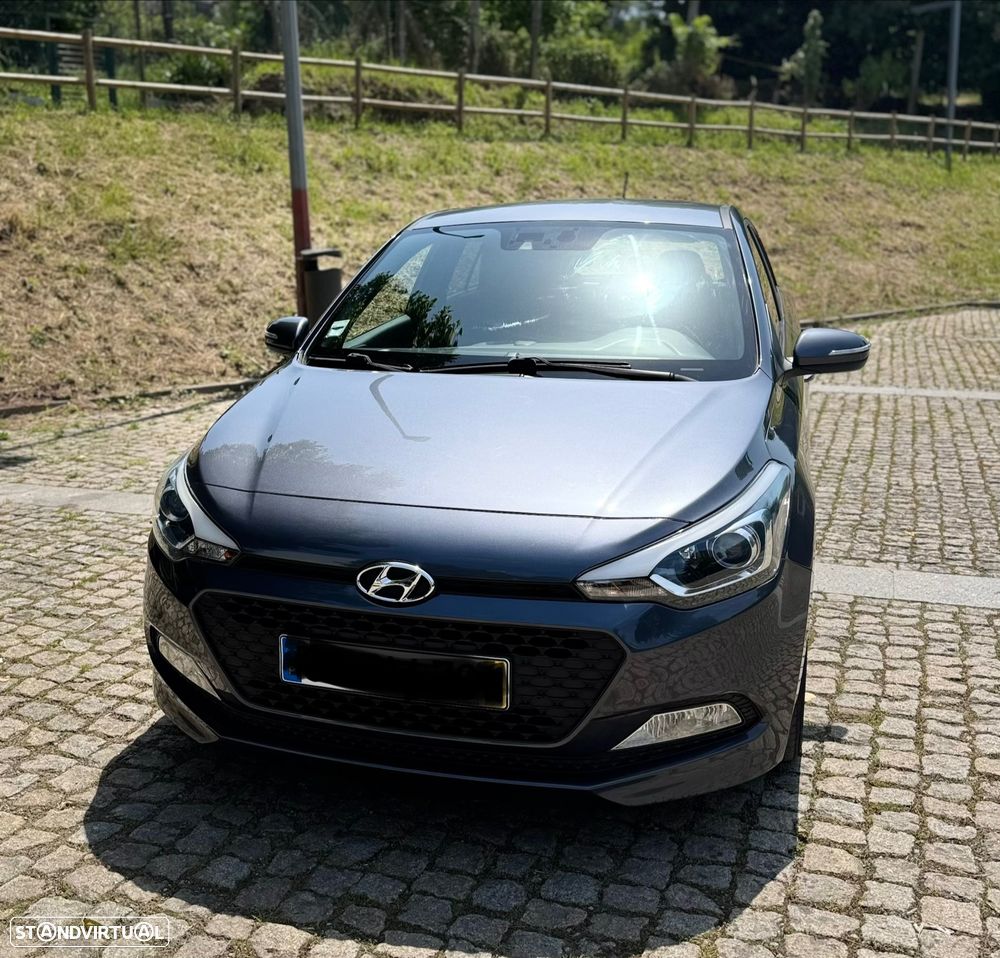Hyundai i20 1.1 CRDi Blue Access+Bluetooth - 1