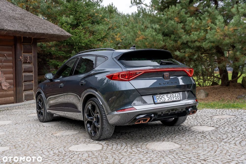 2022 Cupra Formentor VZ 1.4 e-Hybrid DSG, photograph 11