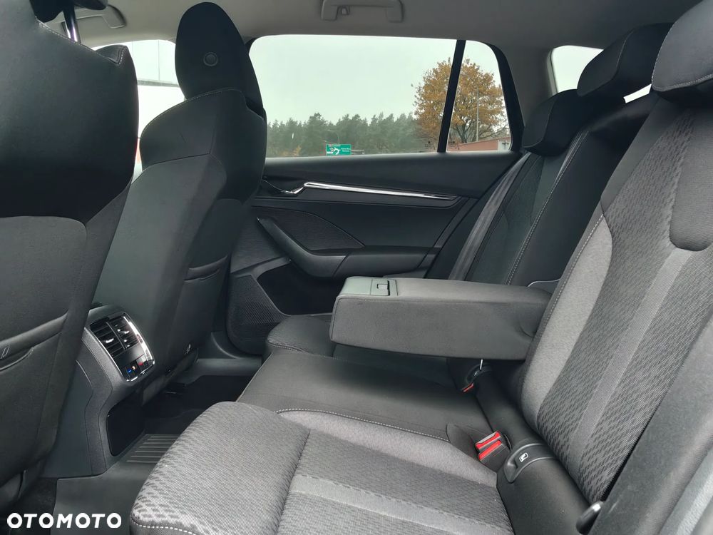 Skoda Octavia 2.0 TDI Style DSG - 35