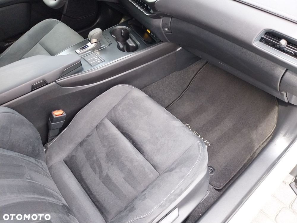 Lexus UX 300h Business - 10
