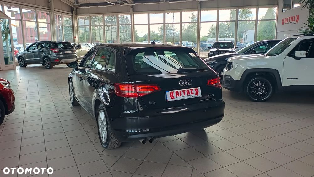 Audi A3 Sportback 1.4 TFSI Ambiente - 24