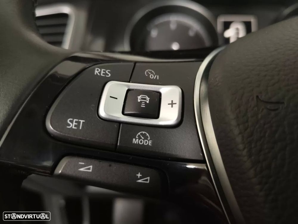 VW Golf 1.6 TDi BlueMotion Confortline - 16