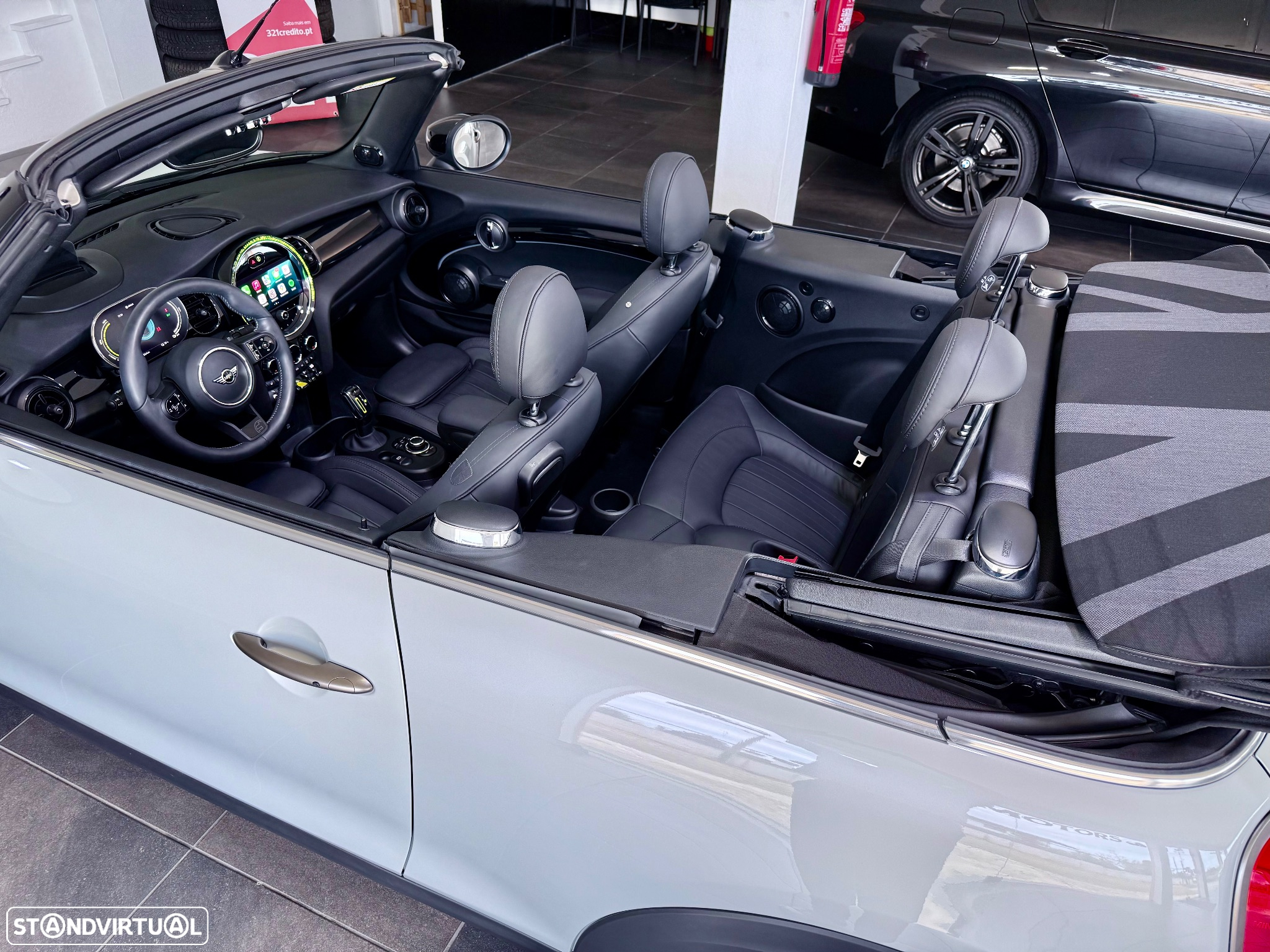 MINI Cabrio Cooper SE 1 of 999 - 12