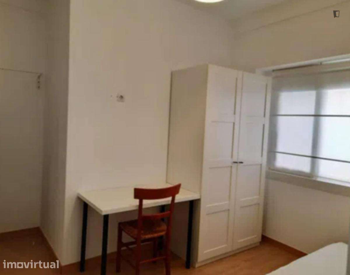 Quarto - localizado em Pontinha Lisbon - Grande imagem: 3/8